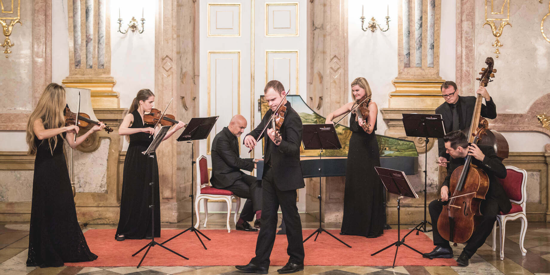 Ensemble der Salzburger Schlosskonzerte – musikalische Meisterwerke live erleben.