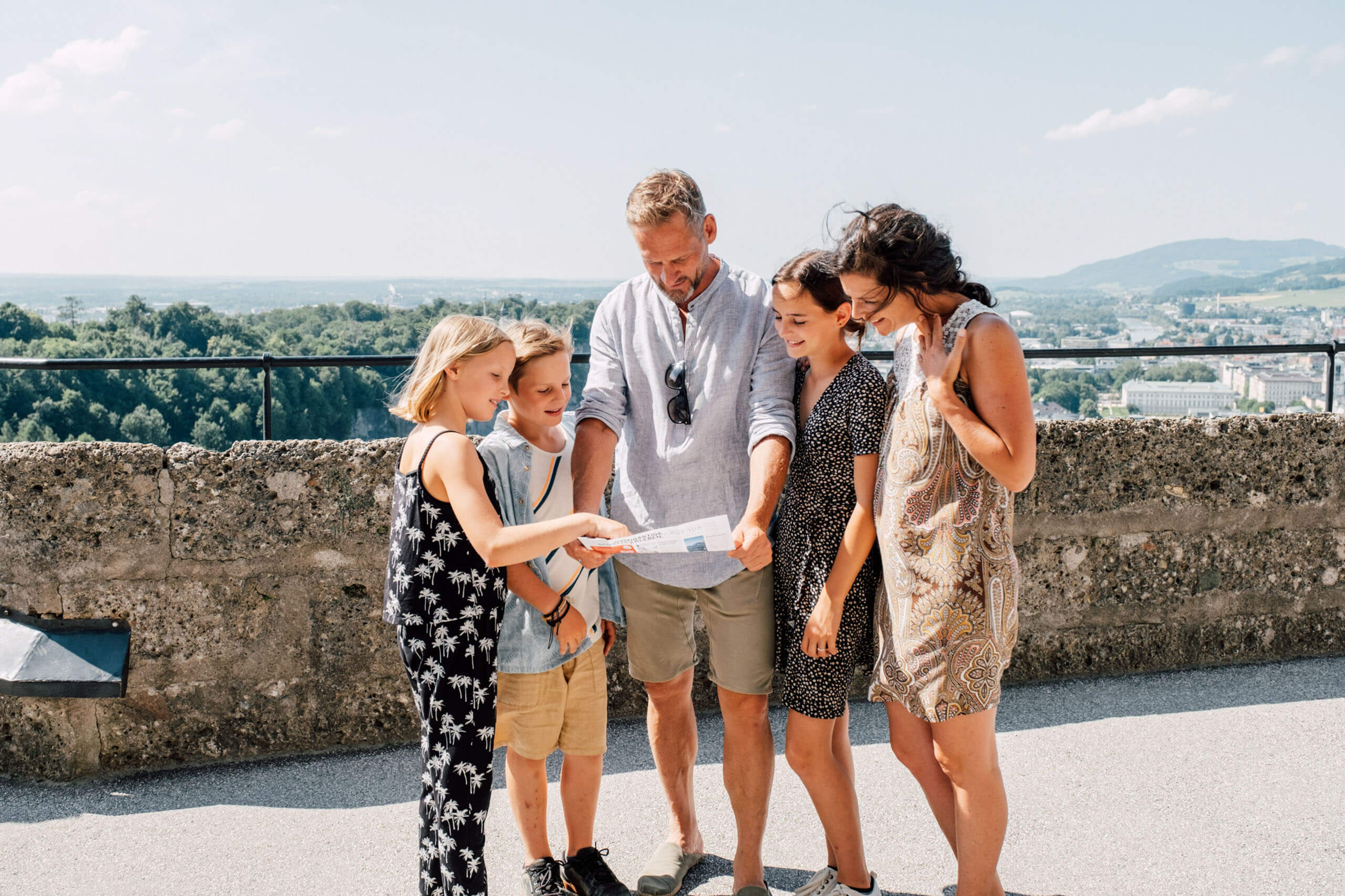 Familienurlaub in der Stadt Salzburg mit Kultur und Abenteuern.