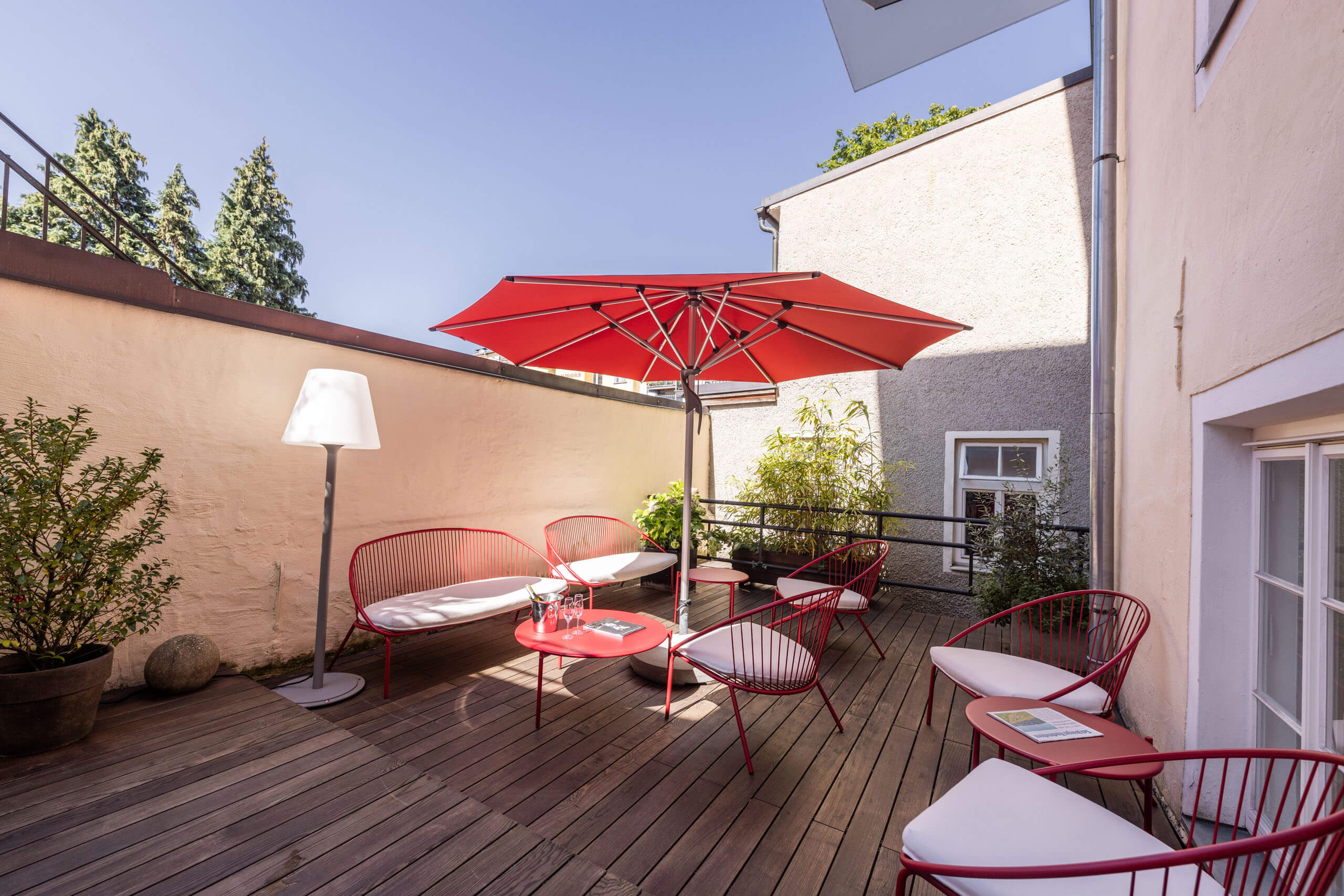 Entspannung pur auf der sonnigen Terrasse des Altstadthotels Amadeus.